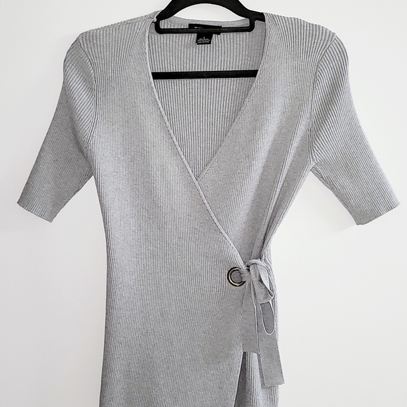 Select + Trends Tops - NWOT Select + Trends Heather Grey Ribbed Knit Wrap Top - Size Large